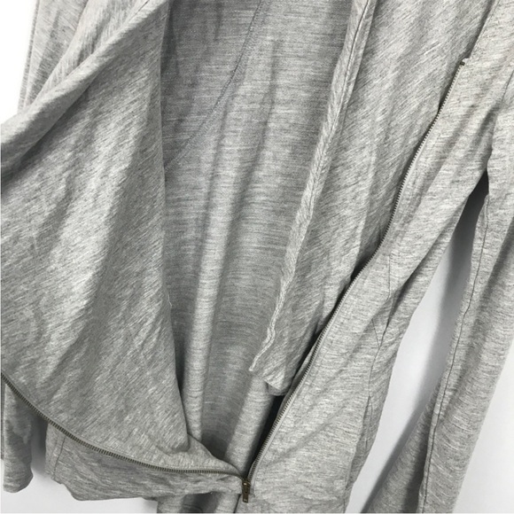 🩶5/$30 Stitchfix Market & Spruce Gray Asymmetrical Zip Cardigan Size Small - Picture 3 of 6